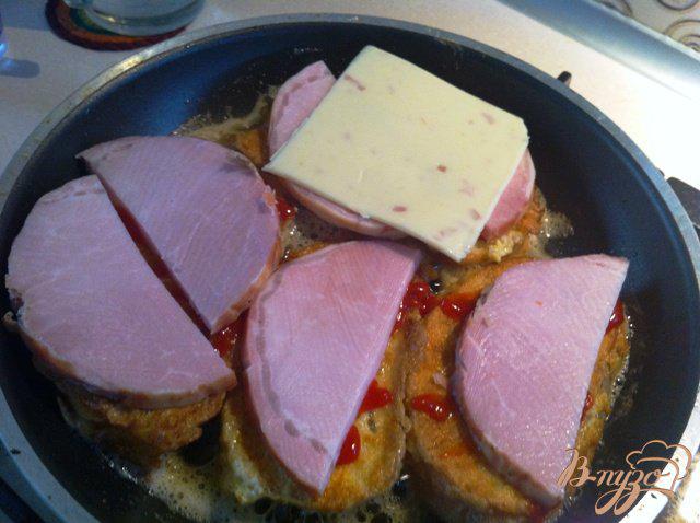 Фото приготовление рецепта: Горячий бутерброд в льезоне шаг №6