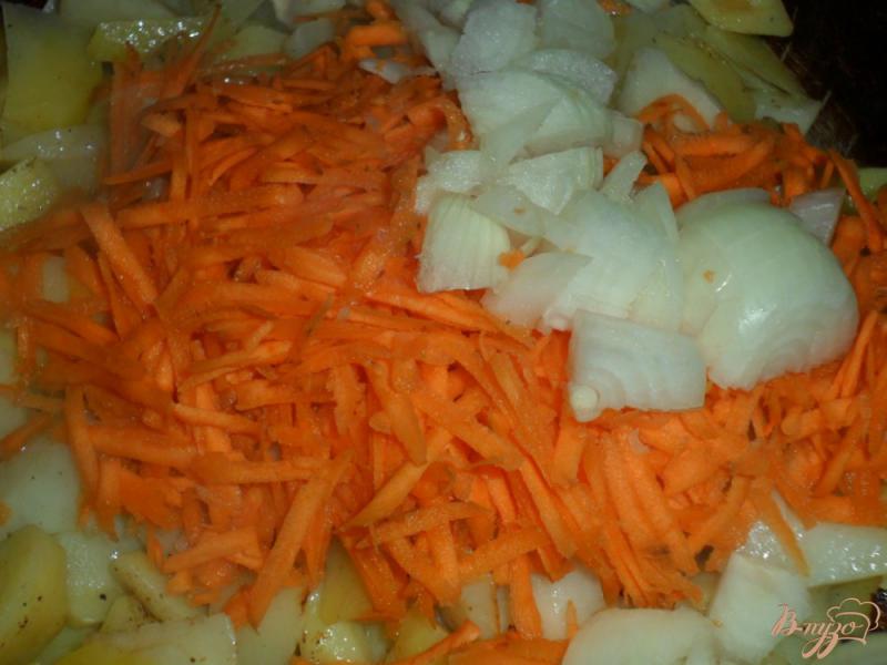 Фото приготовление рецепта: Жареный картофель с аджикой шаг №2