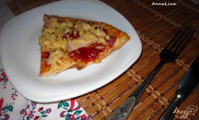 Фото приготовление рецепта: Пицца с балыком и маринованными грибами шаг №6