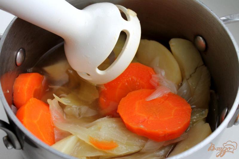 Фото приготовление рецепта: Крем-суп с грибами шаг №7
