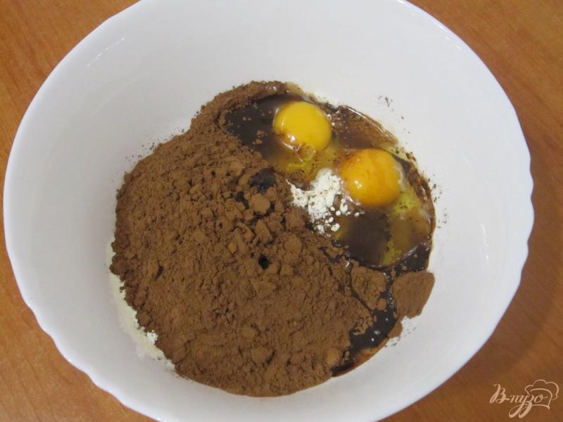 Фото приготовление рецепта: Шоколадные блины с кремом «Черные розы» шаг №2