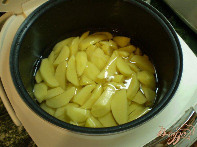 Фото приготовление рецепта: Картофель с грибами и стручковой фасолью шаг №1