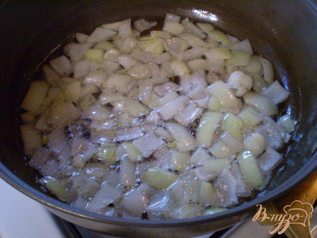 Фото приготовление рецепта: Картофель с грибами и стручковой фасолью шаг №3