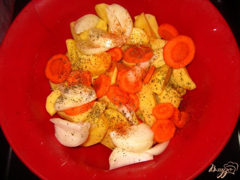 Фото приготовление рецепта: Запеченный картофель с курицей со специями шаг №1