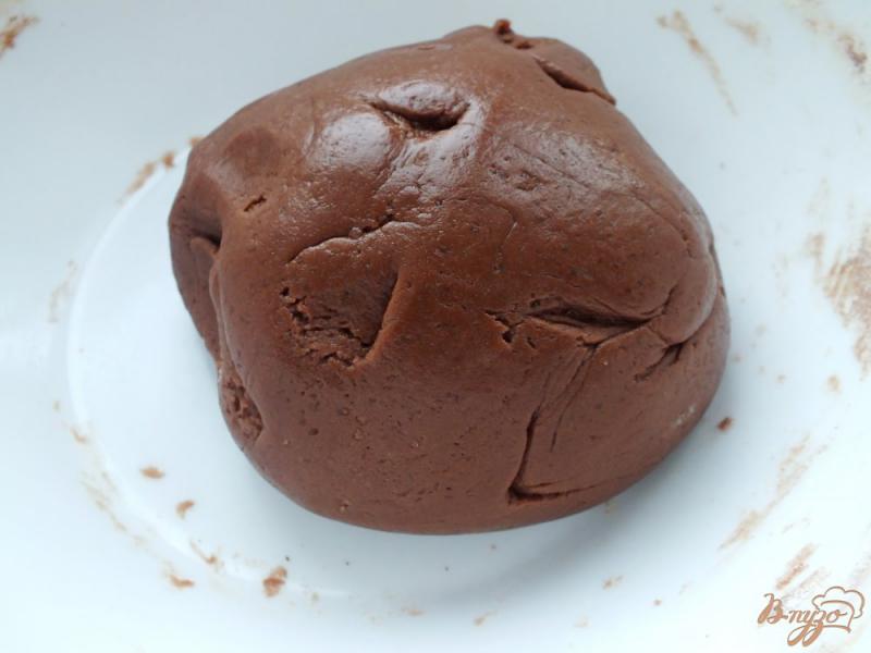 Фото приготовление рецепта: Шоколадное печенье с кумкватами шаг №4