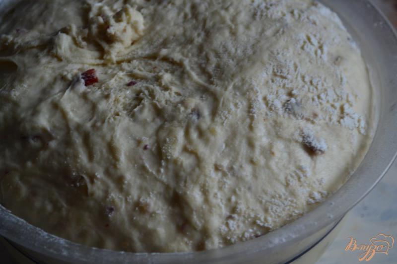 Фото приготовление рецепта: Хлебные булочки с миндалем и вяленой клюквой шаг №4