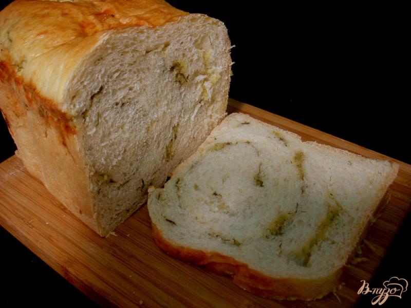 Фото приготовление рецепта: Хлеб с укропом и чесноком шаг №6
