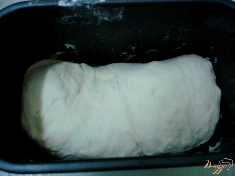 Фото приготовление рецепта: Хлеб с укропом и чесноком шаг №4