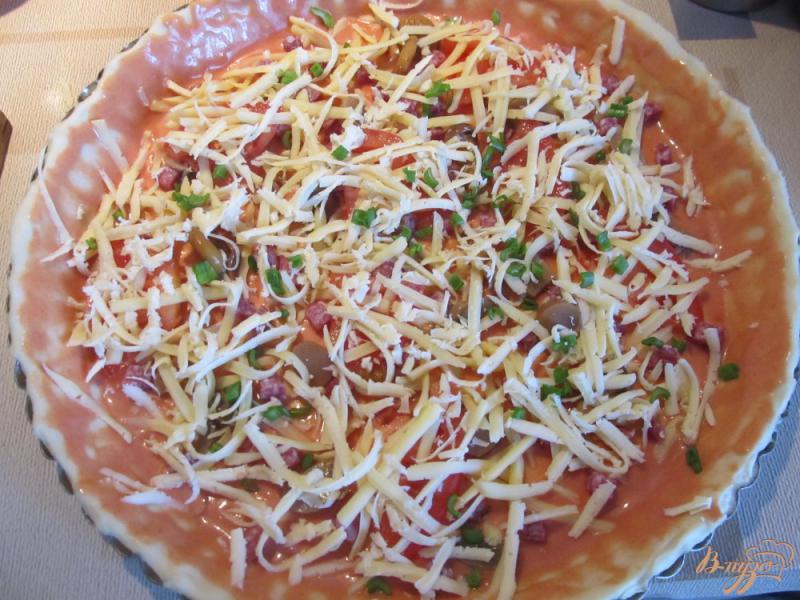 Фото приготовление рецепта: Пицца «Послепраздничная» шаг №7