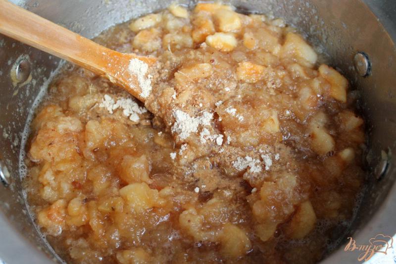 Фото приготовление рецепта: Яблочная начинка для пирогов на зиму шаг №4