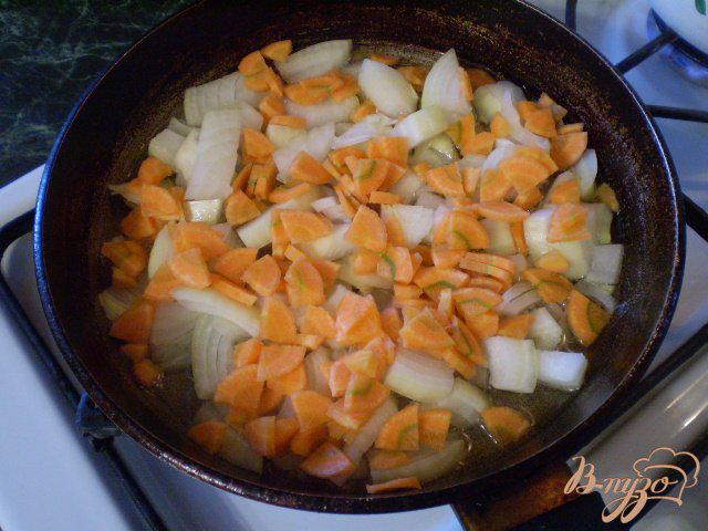 Фото приготовление рецепта: Суп кукурузный с яйцом и зеленью шаг №5