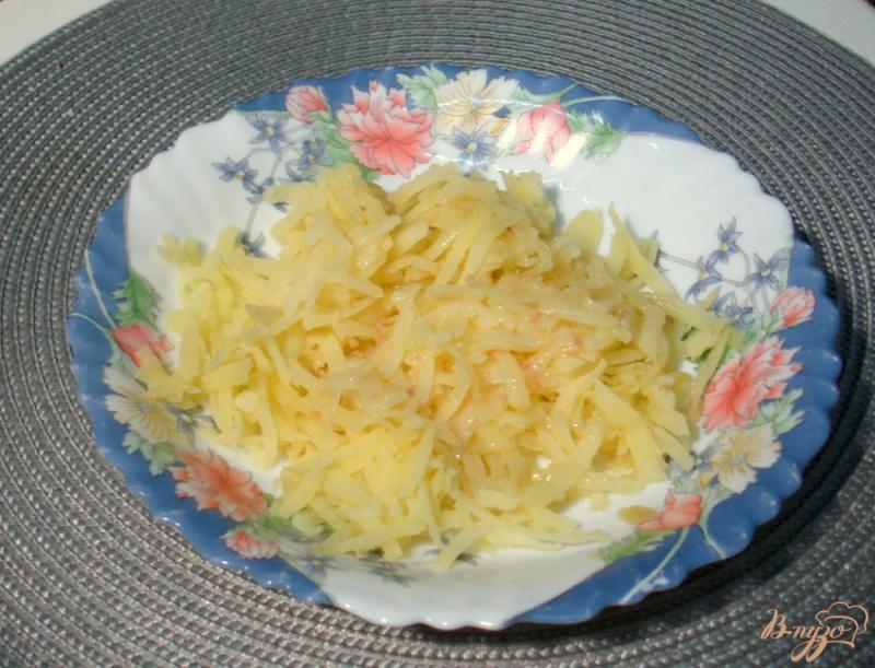 Фото приготовление рецепта: Салат из печени трески шаг №1