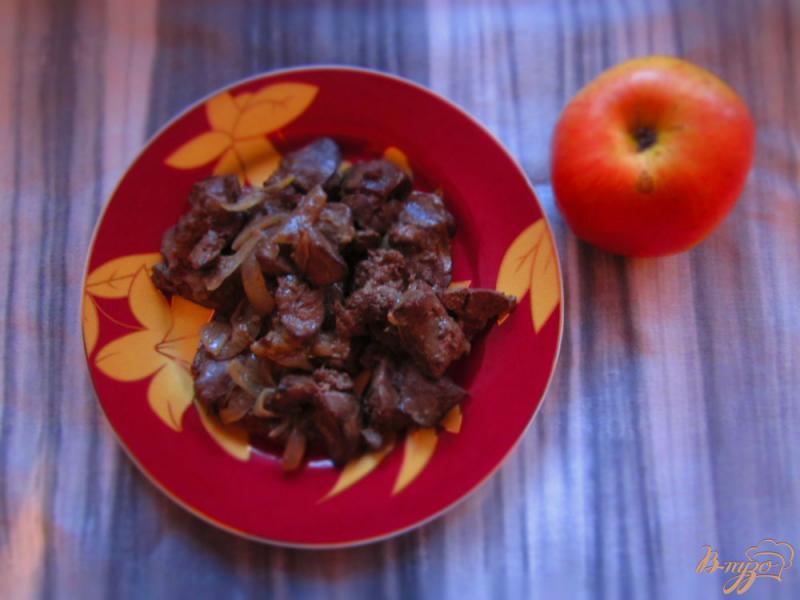 Фото приготовление рецепта: Теплый салат с куриной печени, яблок, тыквы шаг №1