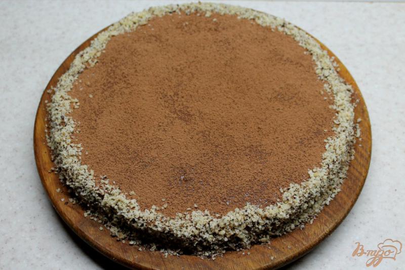 Фото приготовление рецепта: Шоколадно-ореховый торт шаг №10