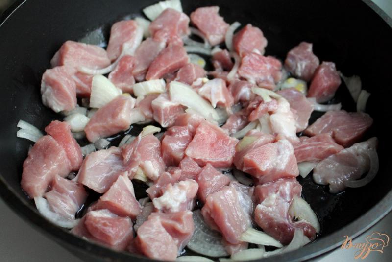 Фото приготовление рецепта: Свинина с картофелем в горшочке шаг №1