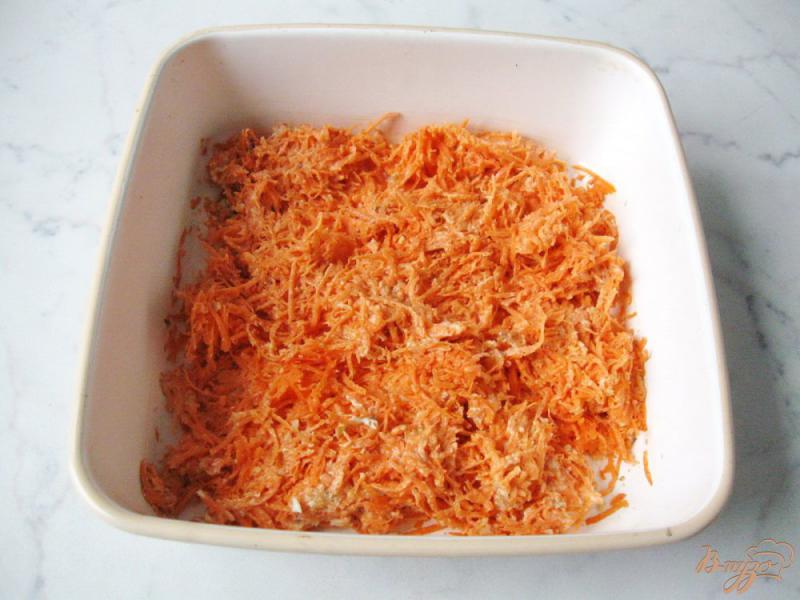 Фото приготовление рецепта: Салат морковный с орехами и чесноком шаг №4