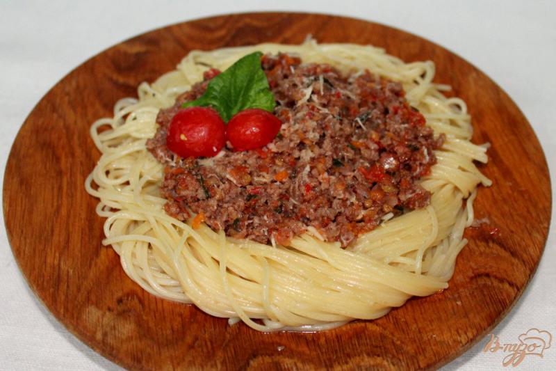 Фото приготовление рецепта: Спагетти болоньезе шаг №11