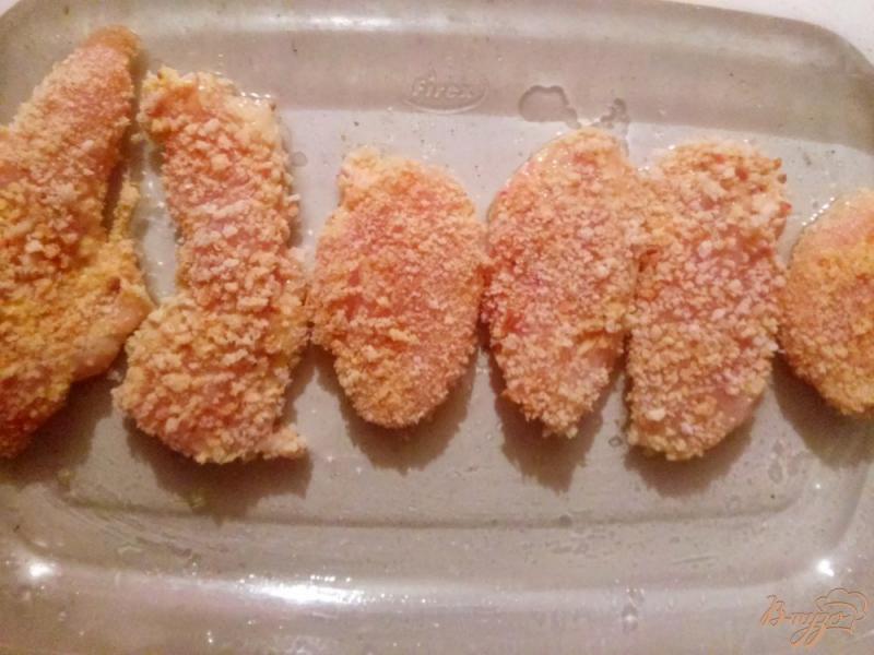 Фото приготовление рецепта: Куриное филе в медово-горчичном соусе в панировке шаг №5