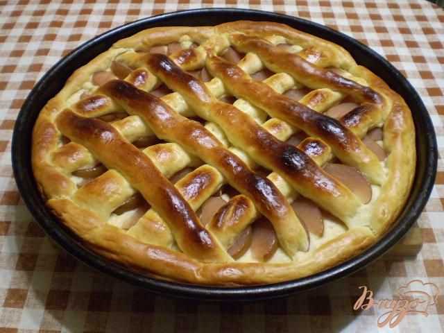 Фото приготовление рецепта: Пирог дрожжевой с яблоками шаг №10