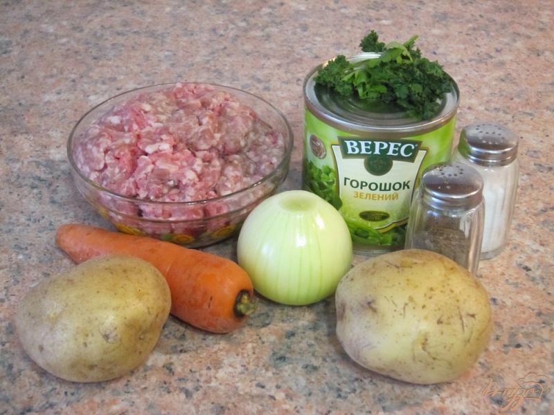 Фото приготовление рецепта: Суп с фрикадельками и зеленым горошком шаг №1