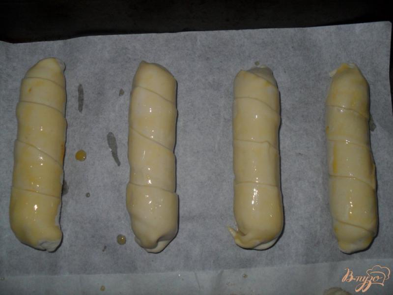 Фото приготовление рецепта: Сосиски в тесте шаг №5
