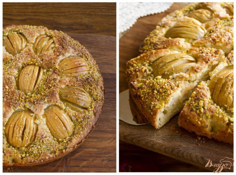 Фото приготовление рецепта: Ароматный яблочный пирог с пряностями и фисташками шаг №10