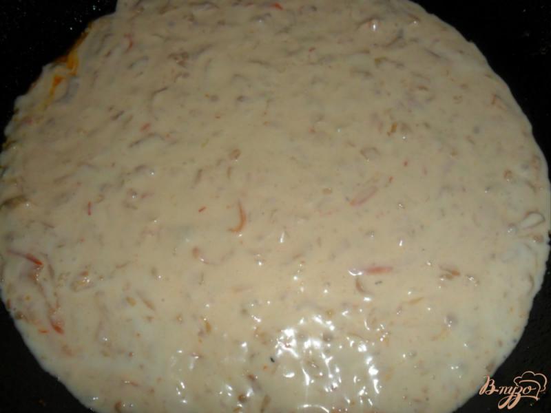 Фото приготовление рецепта: Кекс закусочный с тушеной капустой шаг №3