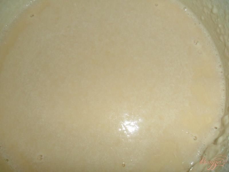 Фото приготовление рецепта: Блинчики на рассоле с чесночным соусом к борщу шаг №3