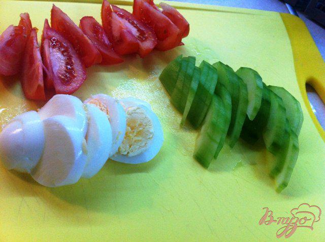 Фото приготовление рецепта: Овощной салат с куриным филе шаг №3