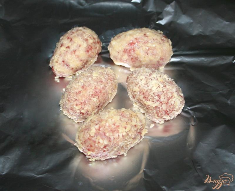Фото приготовление рецепта: Мини-зразы с сырной начинкой с рисом и овощами «Птичье гнездо» шаг №5