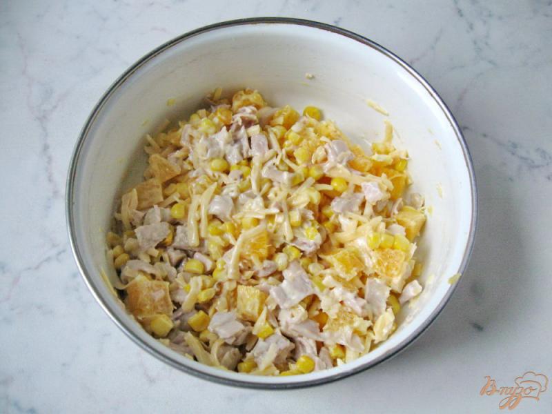 Фото приготовление рецепта: Салат с апельсином и курицей шаг №6
