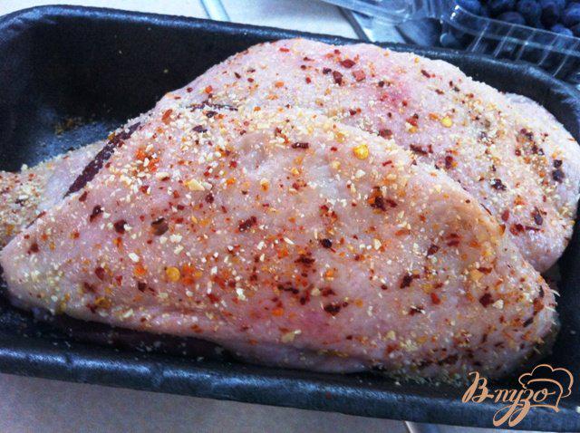 Фото приготовление рецепта: Утиная грудка с острым соусом чили и медом шаг №2