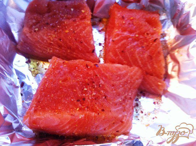 Фото приготовление рецепта: Филе лосося  запеченное в фольге шаг №2