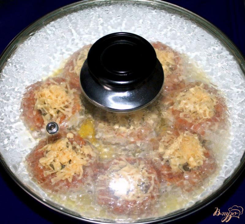 Фото приготовление рецепта: Мясные гнездышки с грибами и сыром с пшеном на гарнир шаг №8
