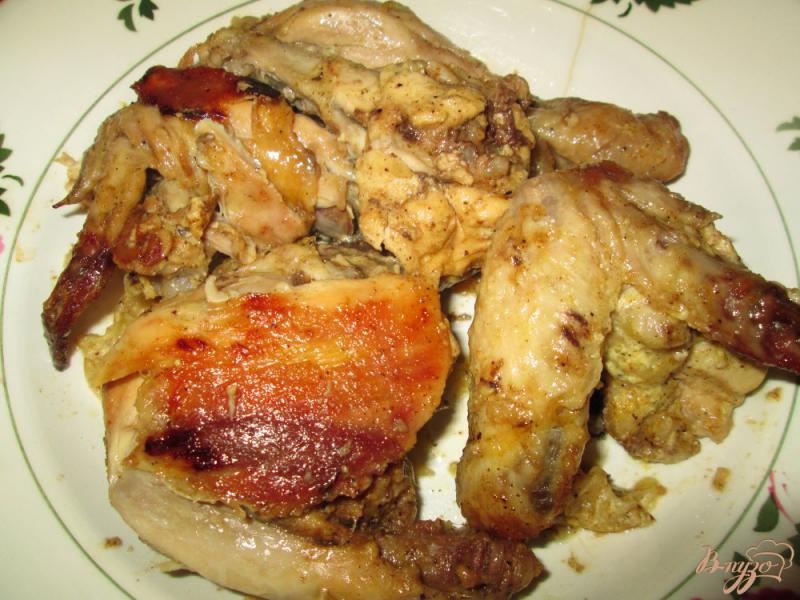 Фото приготовление рецепта: Запеченная курица в майонезном маринаде шаг №8
