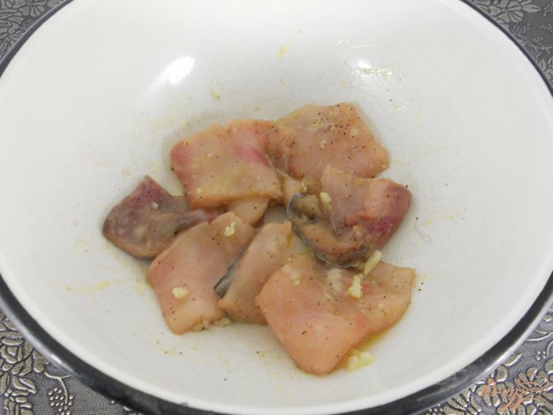 Фото приготовление рецепта: Рыба с моцареллой в виноградных листьях шаг №1