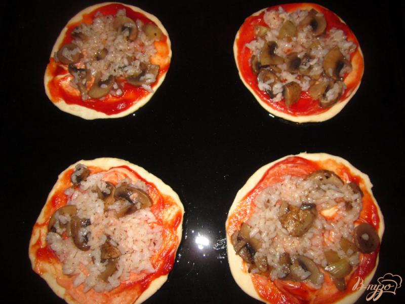 Фото приготовление рецепта: Пицца с рисом шаг №4