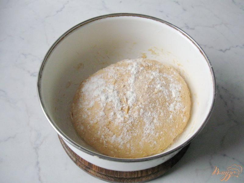 Фото приготовление рецепта: Дрожжевое тесто с тыквой и изделия из него. шаг №5