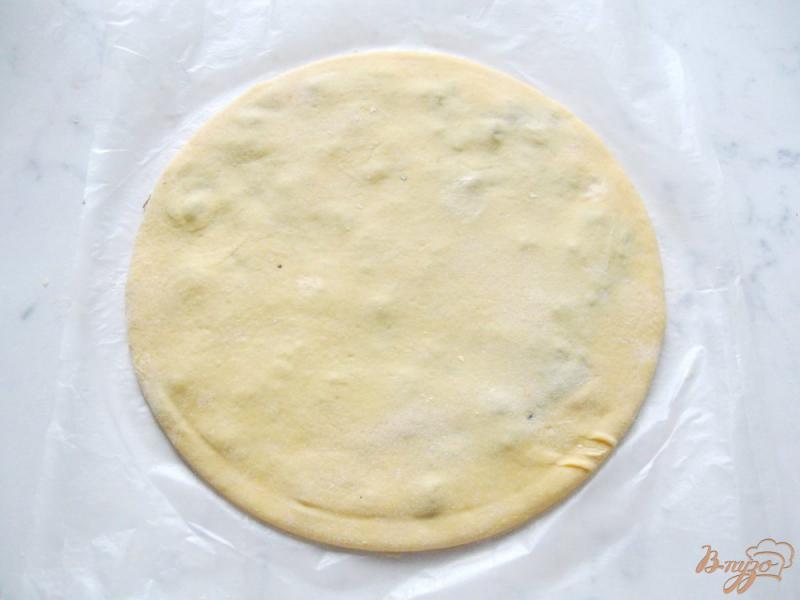 Фото приготовление рецепта: Дрожжевое тесто с тыквой и изделия из него. шаг №8