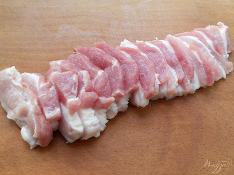 Фото приготовление рецепта: Свиная грудинка острая, жареная на сковороде шаг №1