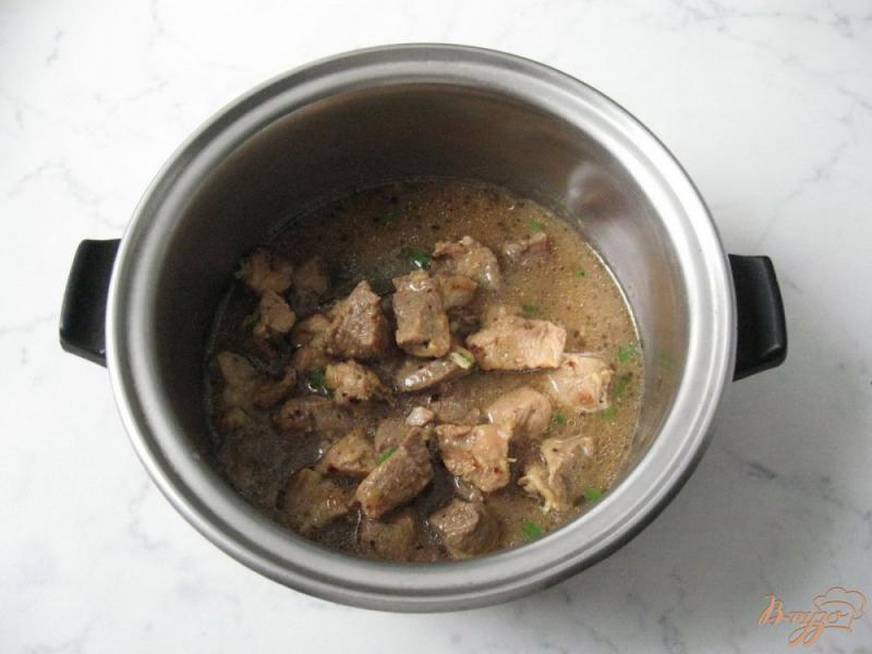 Фото приготовление рецепта: Жаркое из свинины с картофелем шаг №4