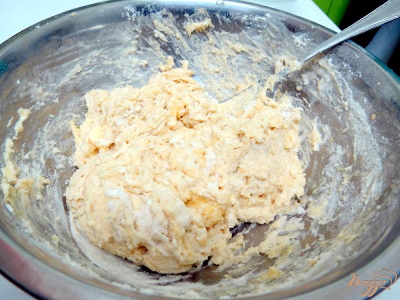 Фото приготовление рецепта: Пирог с капустой и грибами шаг №7