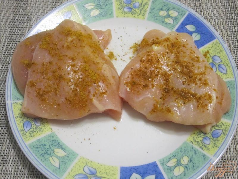 Фото приготовление рецепта: Куриные кармашки с начинкой шаг №3
