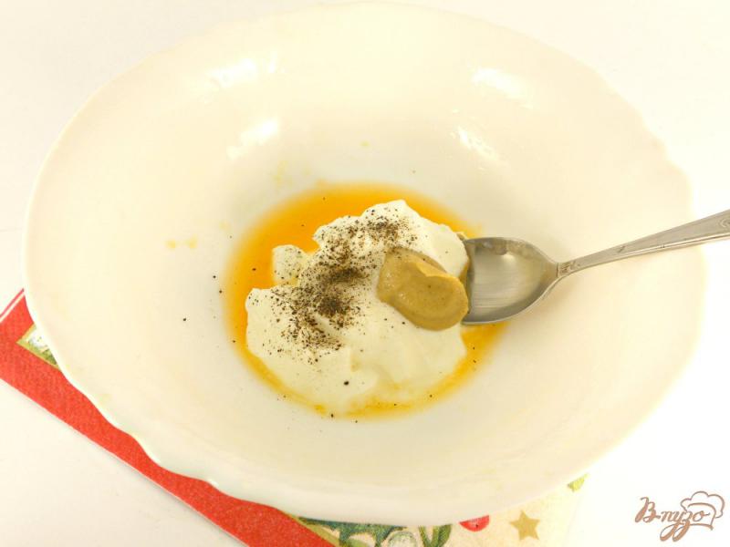 Фото приготовление рецепта: Сельдь со свеклой в сметанно-мандариновой заправке шаг №3