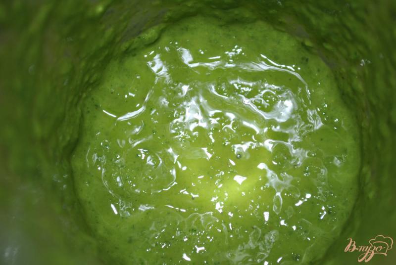 Фото приготовление рецепта: Паста с зеленым соусом шаг №5