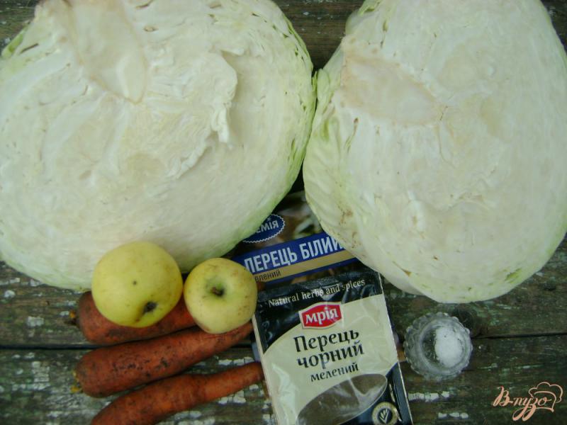 Фото приготовление рецепта: Квашеная капуста с яблоками шаг №1