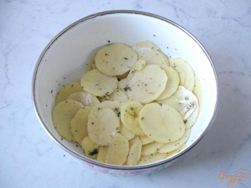 Фото приготовление рецепта: Картофель по-домашнему шаг №4