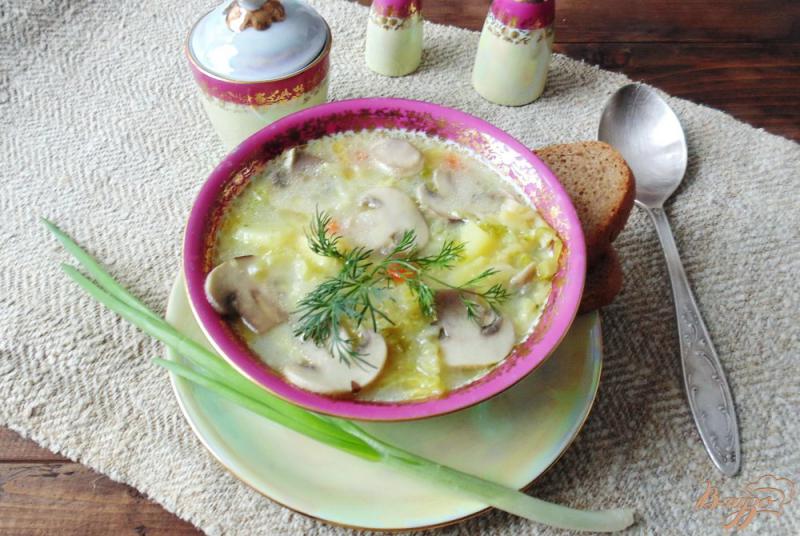 Фото приготовление рецепта: Суп из савойской капусты с грибами. шаг №8
