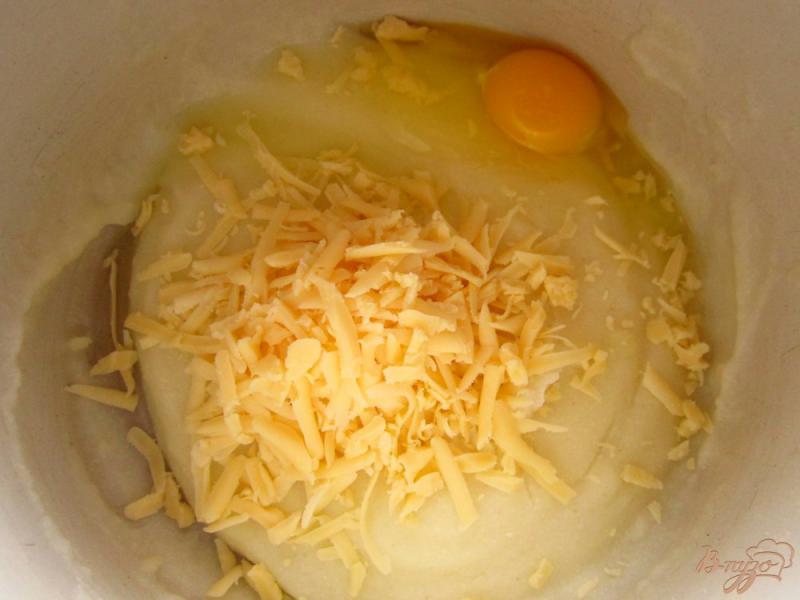 Фото приготовление рецепта: Суп с манно-сырными клецками шаг №2