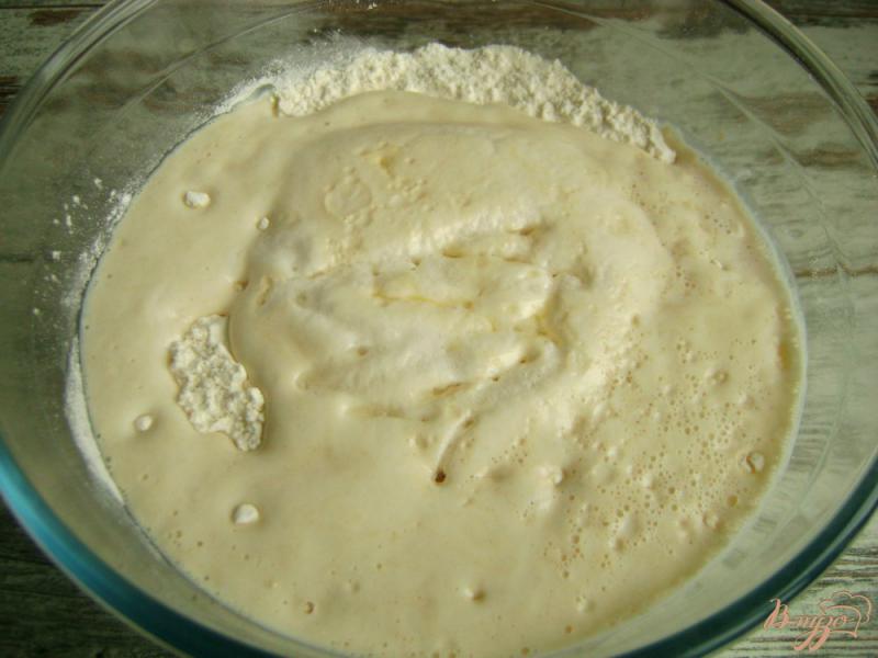 Фото приготовление рецепта: Скорое дрожжевое тесто без подъема и субботние перепички на нем шаг №4